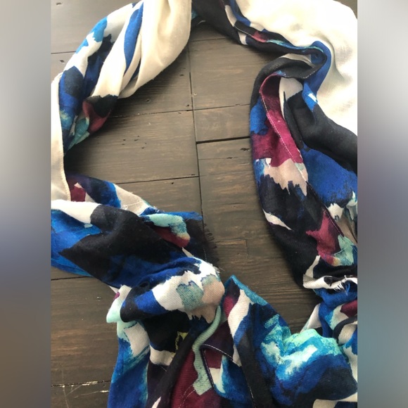 bundle of seven scarves - Picture 2 of 8